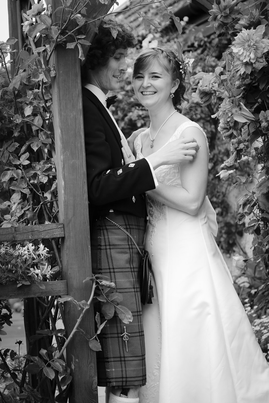 wedding-photography-at-roskeen-church-alness-2529